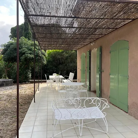 فيلة Bastide De La Pinede *